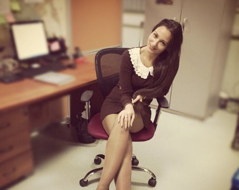 Ольга в офисе - 15 фото