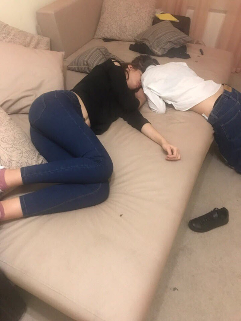 Видео сестры спящие пьяные