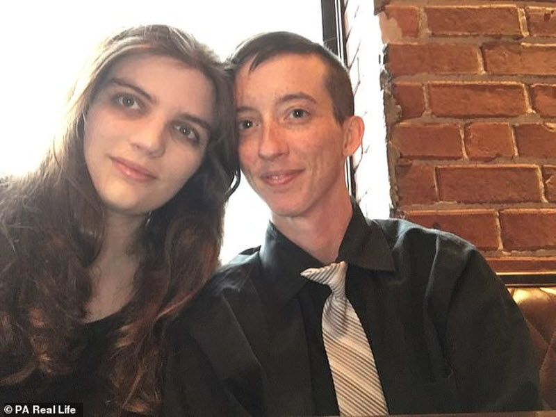 Мужчина стал донором спермы для друга-трансгендера и его жены, с которыми раньше крутил романы