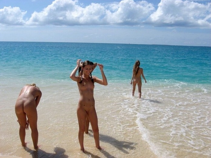 Подсмотренное на пляже - «Девушки»