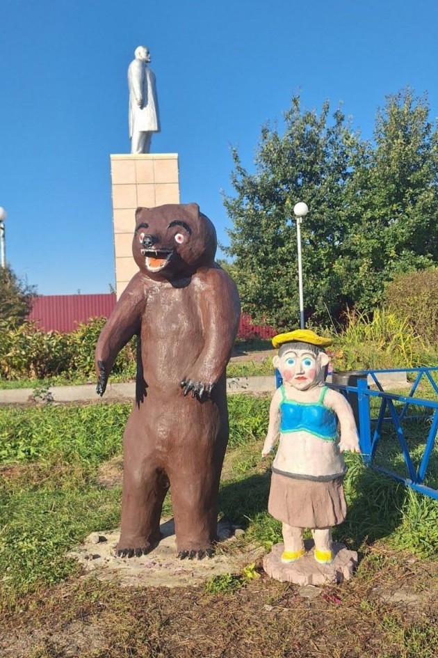 Скульптуру «Маши и Медведя» установили в Ульяновской области - «Прикольные картинки»