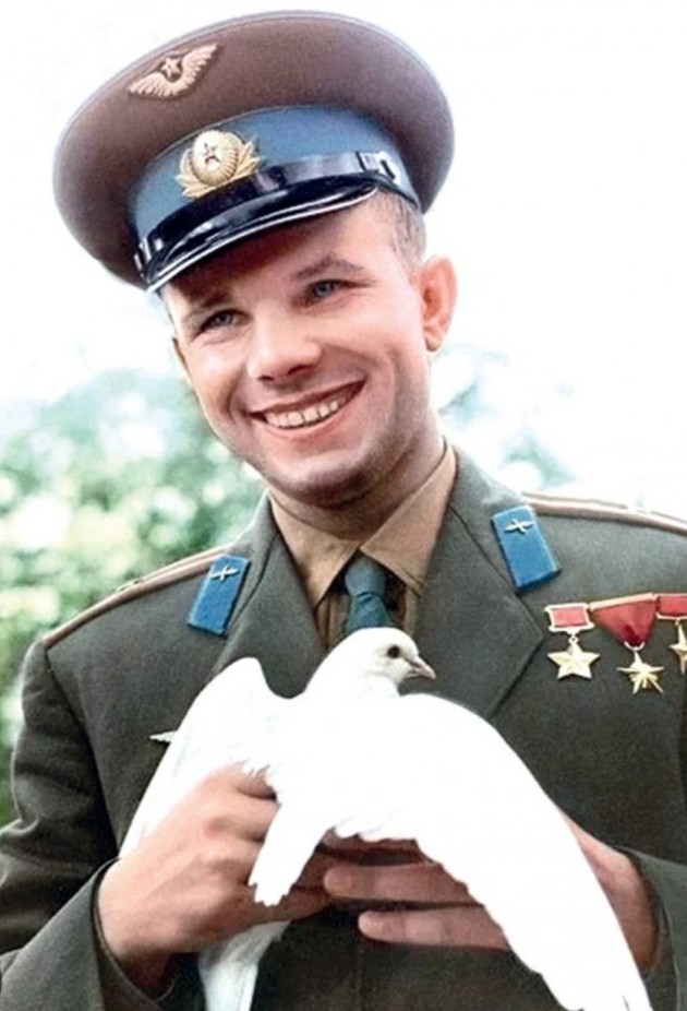 Улыбка Гагарина - олицетворение дня космонавтики - «Прикольные картинки»