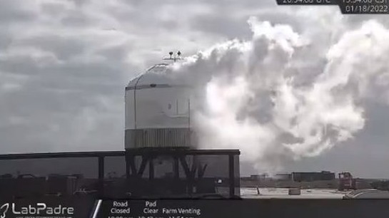 Разрушение ёмкости с жидким азотом на фабрике SpaceX в Техасе - «Прикольные картинки»